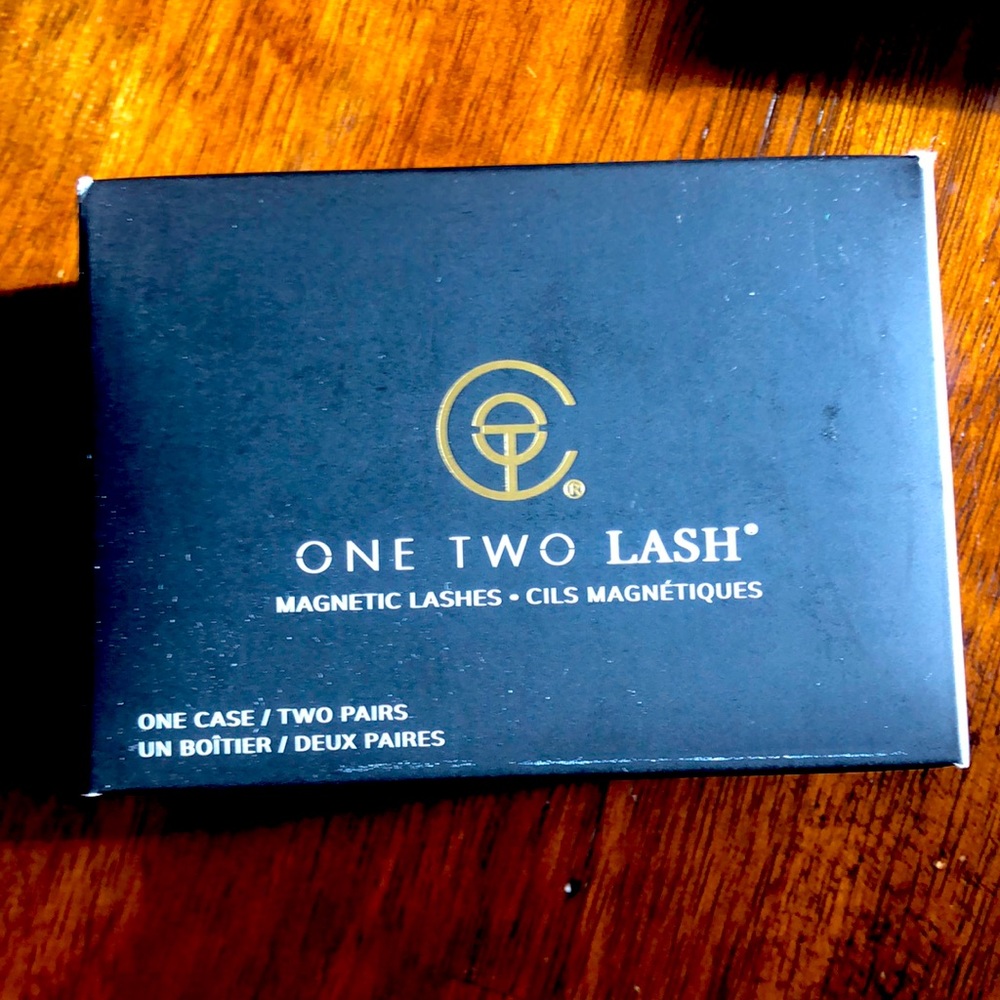 One two cosmetics Magnetic lashes